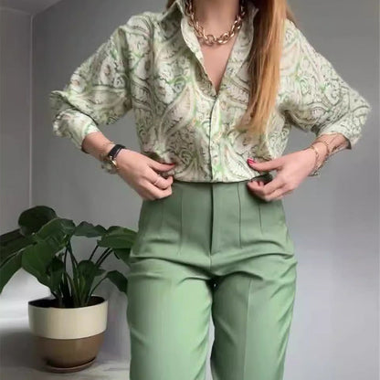 2-delige set van bedrukt shirt en broek met knopen voor dames