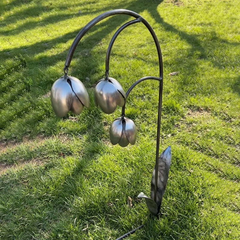 Elegante metalen tuinpaal met bloemmotief