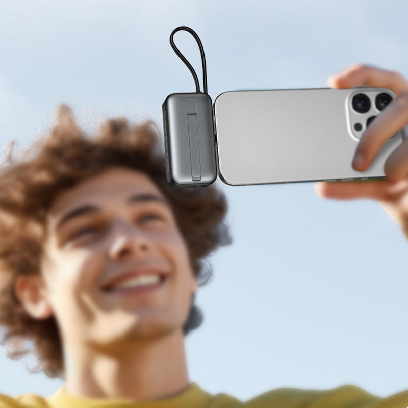 📱 3-in-1 Universele Powerbank | Magnetisch Ontwerp | Ingebouwde Kabels | Draadloos Opladen | Ultra Compact | 5000mAh🌞